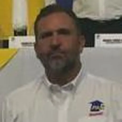 Portrait of Roberto Arzú