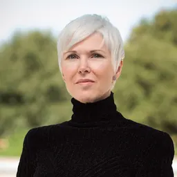 Portrait of Leanne M Williams