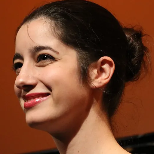 Portrait of Raquel Camarinha