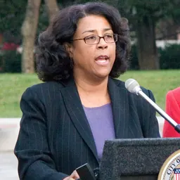 Portrait of Jan Perry