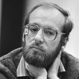 Portrait of Robert Hübner