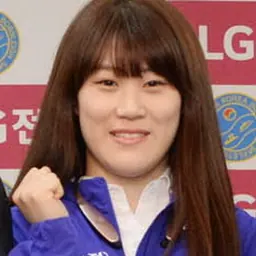 Portrait of Mun Ra-young