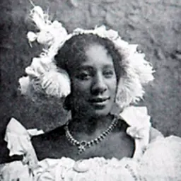 Portrait of Amy Height