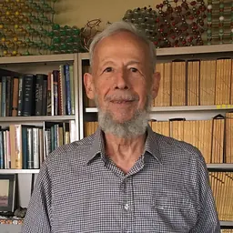 Portrait of Peter R. Buseck