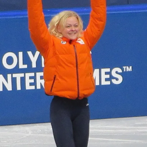 Portrait of Xandra Velzeboer
