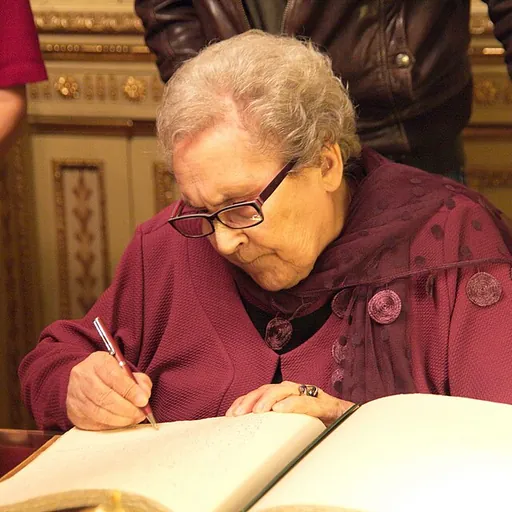 Portrait of Neus Català Pallejà
