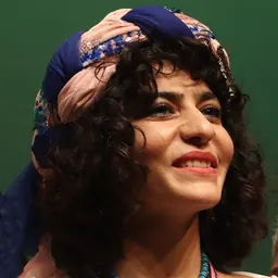 Portrait of Lisa Çalan