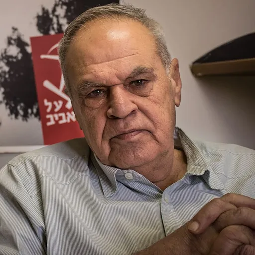 Portrait of Roni Daniel