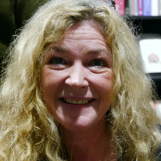 Portrait of Kate Summerscale