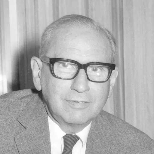 Portrait of Robert Lembke