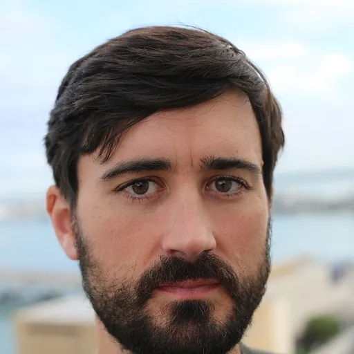 Portrait of Scott Hutchins