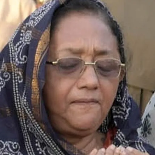 Portrait of Shirin Akhter