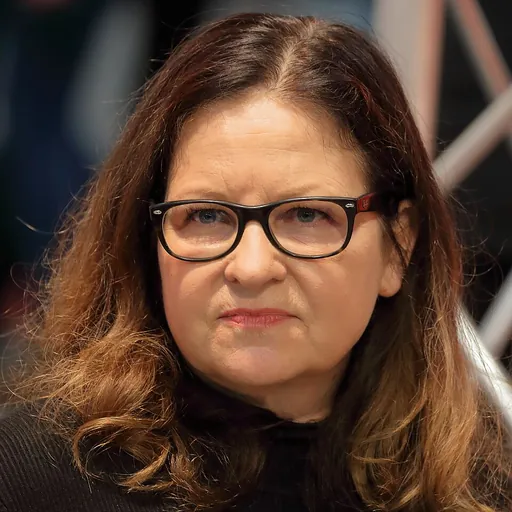 Portrait of Bettina Balàka