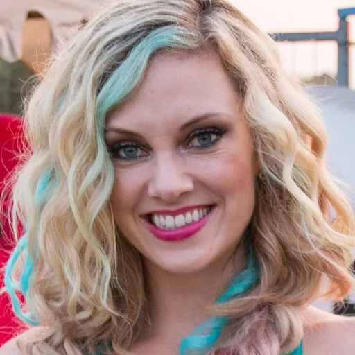 Portrait of Nicole Arbour