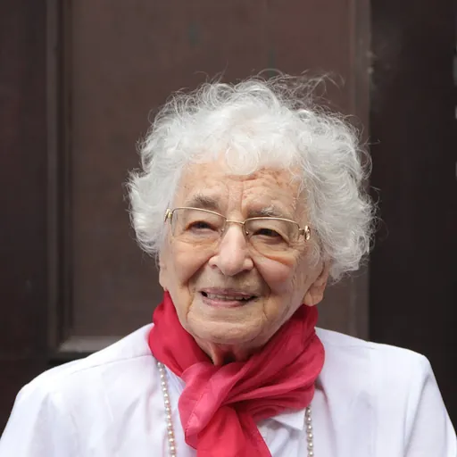 Portrait of Ruth Weiss