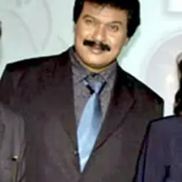 Portrait of Dinesh Phadnis