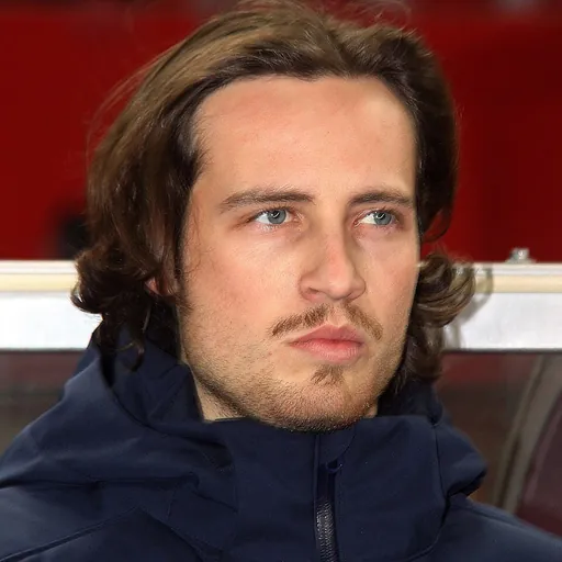 Portrait of Mix Diskerud
