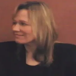 Portrait of Zina Saunders
