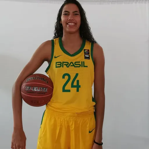 Portrait of Stephanie Soares