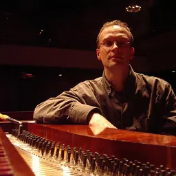 Portrait of Bart van Oort