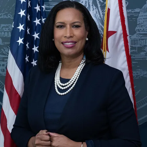 Portrait of Muriel Bowser