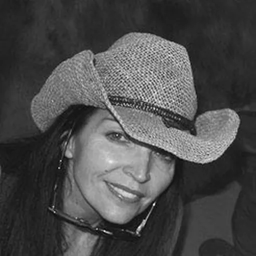 Portrait of Kelli Lidell