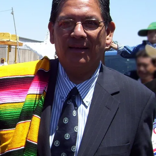Portrait of Roberto R. Alonzo