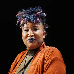 Portrait of Shelly Bell