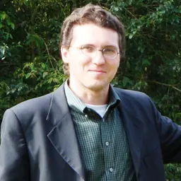 Portrait of Adilson E. Motter