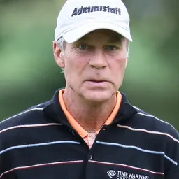 Portrait of Ben Crenshaw
