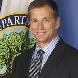 Portrait of Kevin Jennings