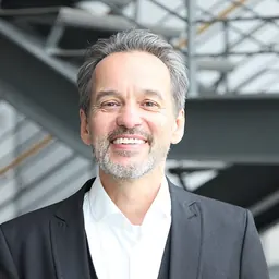 Portrait of Mike Sandbothe