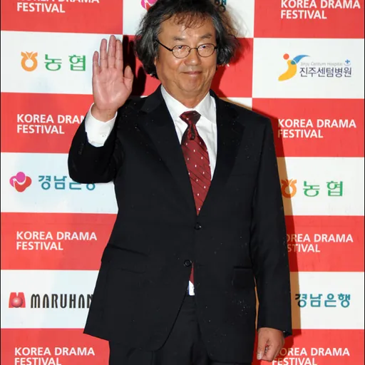Portrait of Jung Dong-hwan