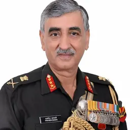 Portrait of Praveen Bakshi