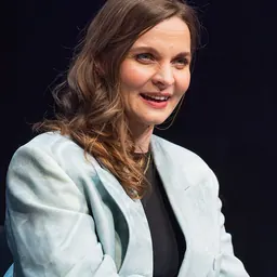 Portrait of Hildur Guðnadóttir