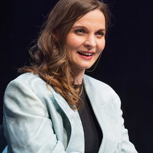 Portrait of Hildur Guðnadóttir