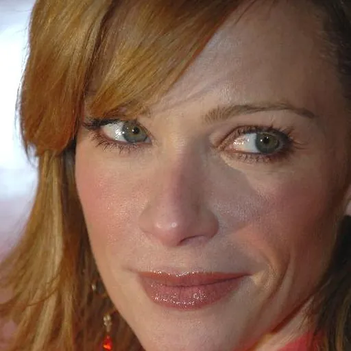 Portrait of Lauren Holly