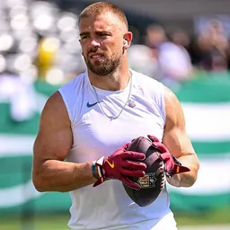 Portrait of Zach Ertz