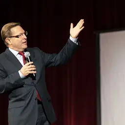 Portrait of Verne Harnish