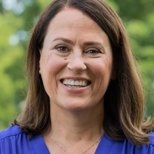 Portrait of Theresa Greenfield
