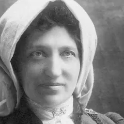 Portrait of Paulina Mongird