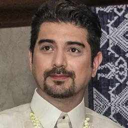 Portrait of Ian Veneracion