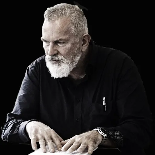 Portrait of Lukas Hemleb