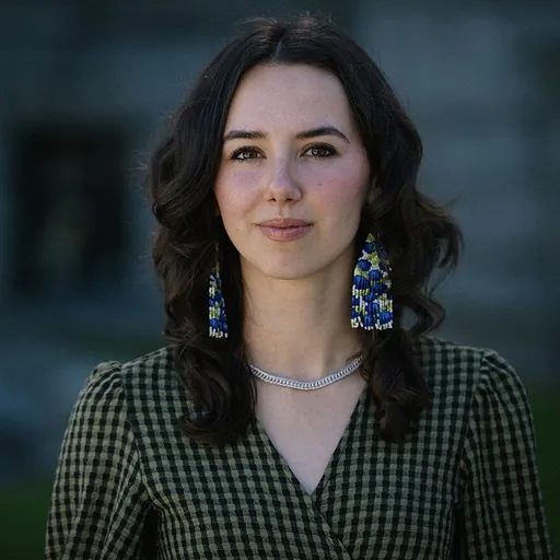 Portrait of Emily Lowan