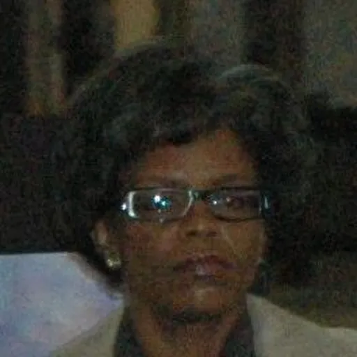 Portrait of Tracy Maxwell Heard