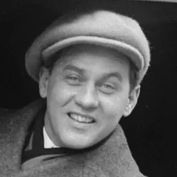 Portrait of Sam Ash