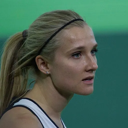 Portrait of Brianne Theisen-Eaton