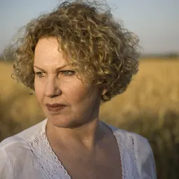 Portrait of Agi Mishol