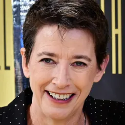 Portrait of Rachel Hauck