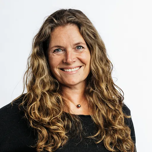 Portrait of Nina-Marie Lister